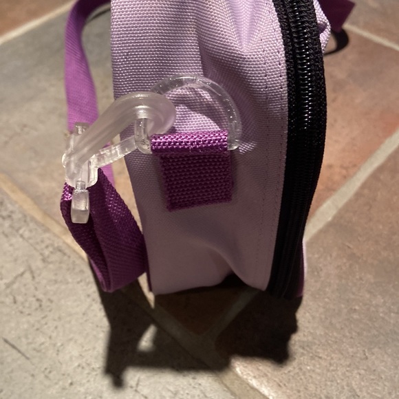 Old Navy insulated lunch box with Shoulder strap purple school or work - Picture 13 of 16